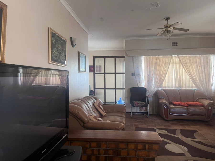 5 Bedroom Property for Sale in Walmer Estate Western Cape